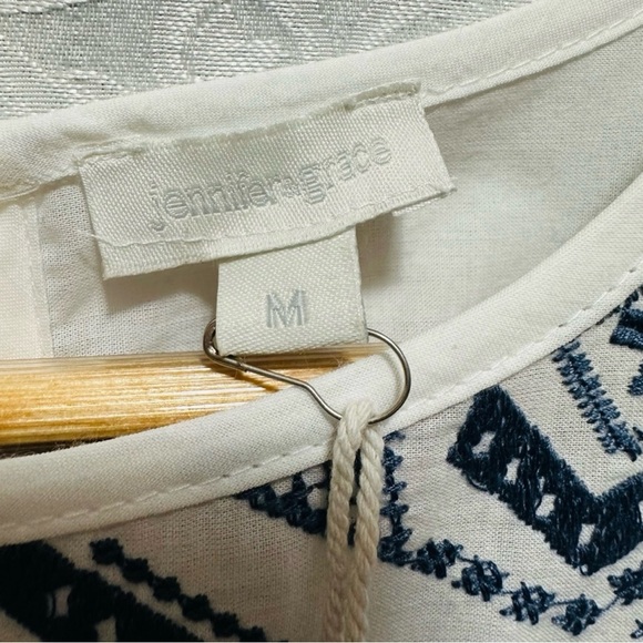 NWT Jennifer and Grace White & Blue Eyelet Sleeveless 100% Cotton Blouse Medium - Picture 12 of 15